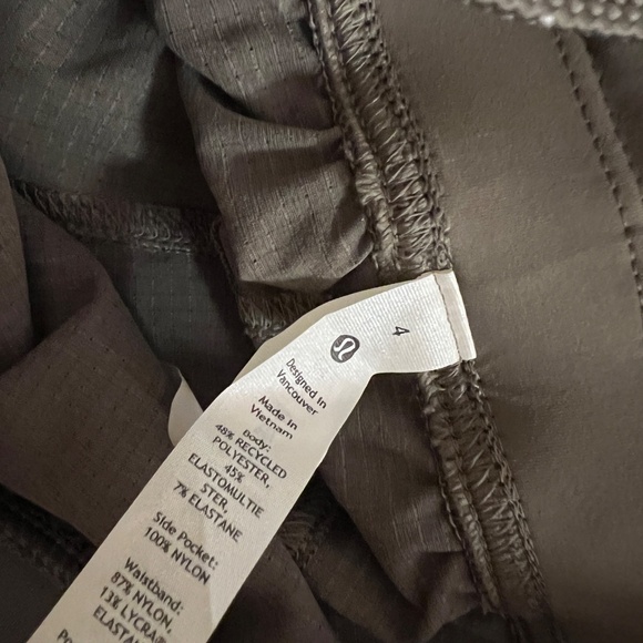 Lululemon WovenAir High-Rise Hiking Short 4" - Nomad SIZE 4 - Picture 3 of 8